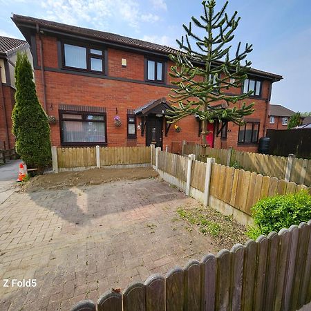 Brigstock Holidays House Manchester Exterior foto